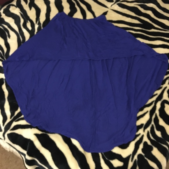 High-Low Skirt - Picture 2 of 4